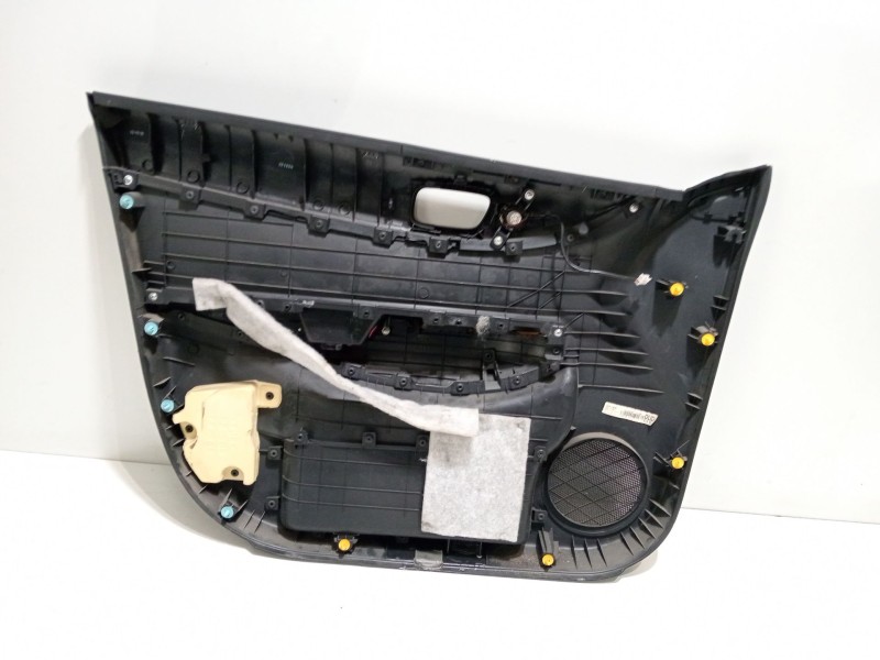 Recambio de guarnecido puerta delantera derecha para hyundai i20 ii (gb, ib) 1.2 referencia OEM IAM 823201J010  