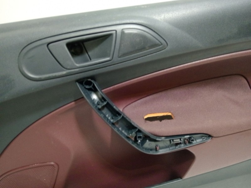 Recambio de guarnecido puerta delantera derecha para ford fiesta (cb1) ghia referencia OEM IAM 8A61B23942  