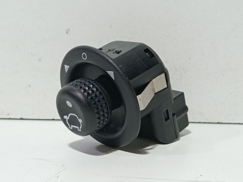 Recambio de mando retrovisor para ford fiesta (cb1) ghia referencia OEM IAM 93BG17B676BB  