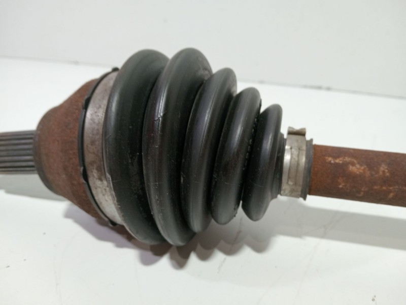 Recambio de transmision delantera izquierda para ford fiesta (cb1) ghia referencia OEM IAM 8V513B437CA  