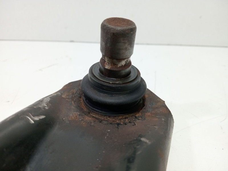 Recambio de brazo suspension inferior delantero derecho para ford fiesta (cb1) ghia referencia OEM IAM GHIA  