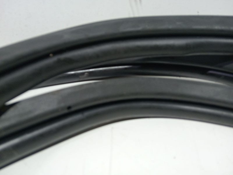 Recambio de goma contorno para ford fiesta (cb1) ghia referencia OEM IAM GHIA  