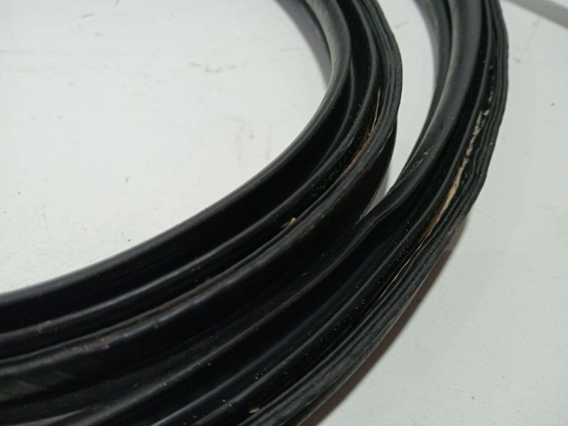 Recambio de goma contorno para ford fiesta (cb1) ghia referencia OEM IAM GHIA  