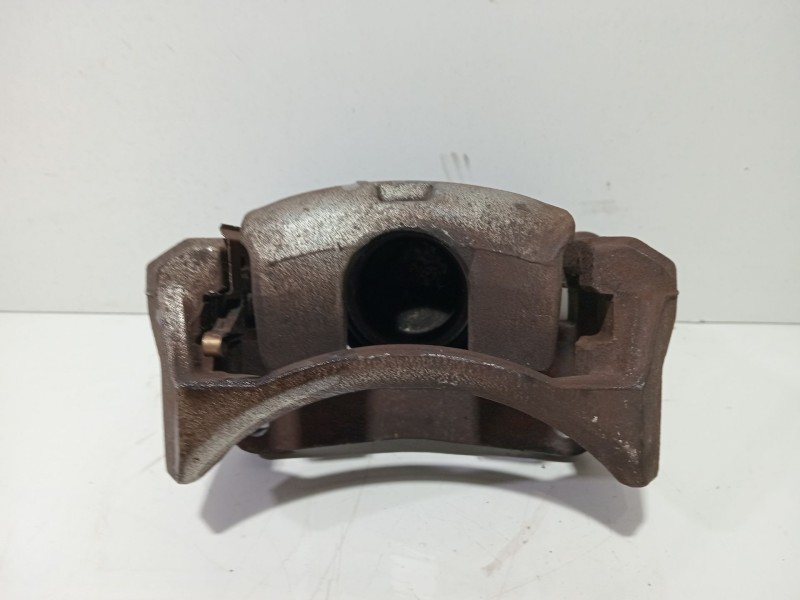 Recambio de pinza freno delantera derecha para ford fiesta (cb1) ghia referencia OEM IAM 8V51AC  