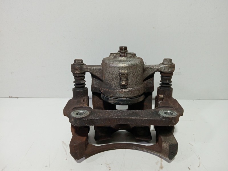 Recambio de pinza freno delantera derecha para ford fiesta (cb1) ghia referencia OEM IAM 8V51AC  