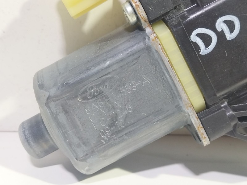 Recambio de motor elevalunas delantero derecho para ford fiesta (cb1) ghia referencia OEM IAM 0130822407  