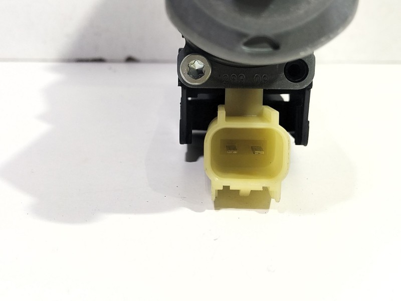 Recambio de motor elevalunas delantero derecho para ford fiesta (cb1) ghia referencia OEM IAM 0130822407  