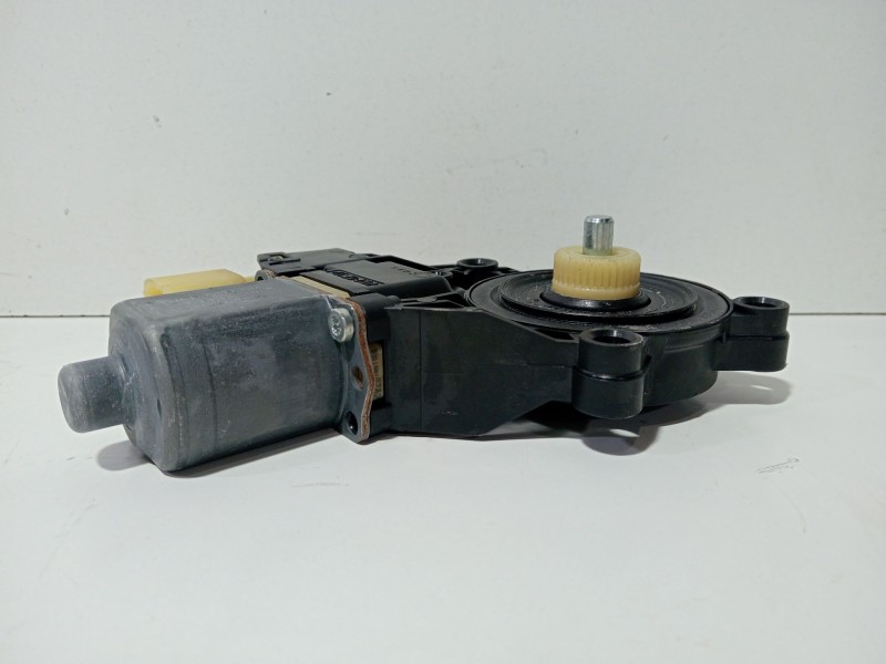 Recambio de motor elevalunas delantero izquierdo para ford fiesta (cb1) ghia referencia OEM IAM 0130822404  