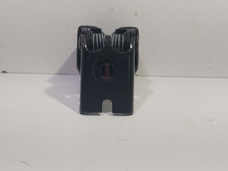 Recambio de anclaje cinturon central para ford fiesta (cb1) ghia referencia OEM IAM   