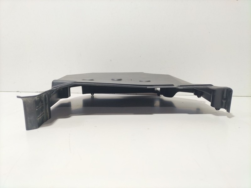 Recambio de moldura para ford fiesta (cb1) ghia referencia OEM IAM 8V2112A659  