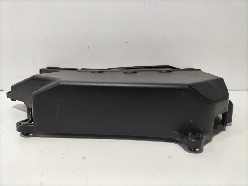 Recambio de moldura para ford fiesta (cb1) ghia referencia OEM IAM 8V2112A659  