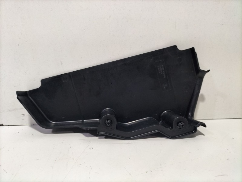 Recambio de moldura para ford fiesta (cb1) ghia referencia OEM IAM 8V2112C514  