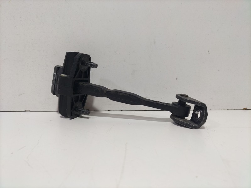 Recambio de retenida de puerta para ford fiesta (cb1) ghia referencia OEM IAM FIESTA(CB1)Ghia2008-01600.0120CVCajadecambios5velo