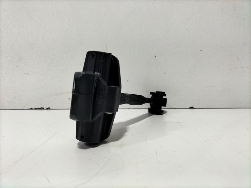 Recambio de retenida de puerta para ford fiesta (cb1) ghia referencia OEM IAM FIESTA(CB1)Ghia2008-01600.0120CVCajadecambios5velo