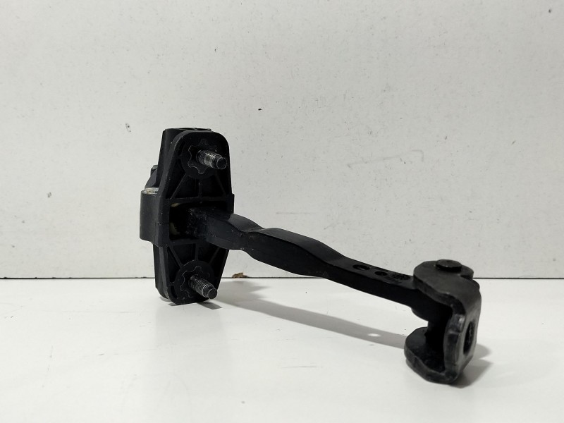 Recambio de retenedor puerta para ford fiesta (cb1) ghia referencia OEM IAM FIESTA(CB1)Ghia2008-01600.0120CVCajadecambios5veloci