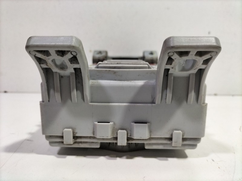 Recambio de caja reles / fusibles para hyundai i20 ii (gb, ib) 1.2 referencia OEM IAM C85601S56  