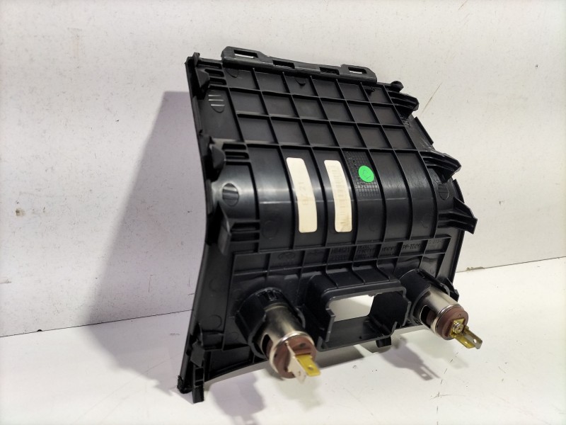 Recambio de moldura para hyundai i20 ii (gb, ib) 1.2 referencia OEM IAM H84621C8000  