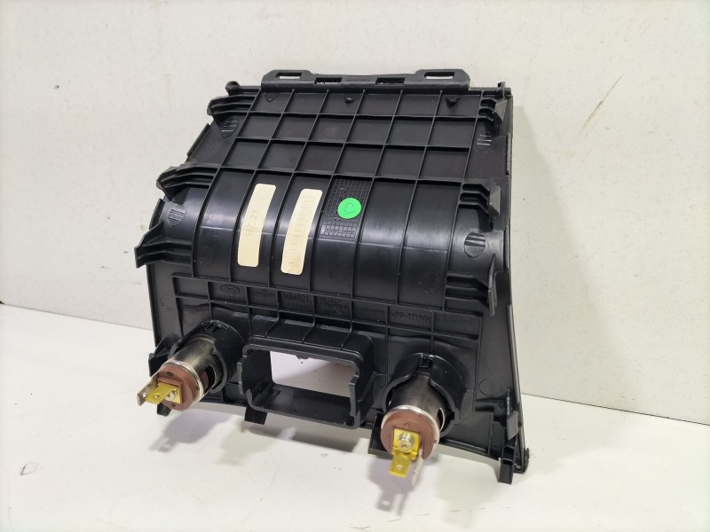 Recambio de moldura para hyundai i20 ii (gb, ib) 1.2 referencia OEM IAM H84621C8000  