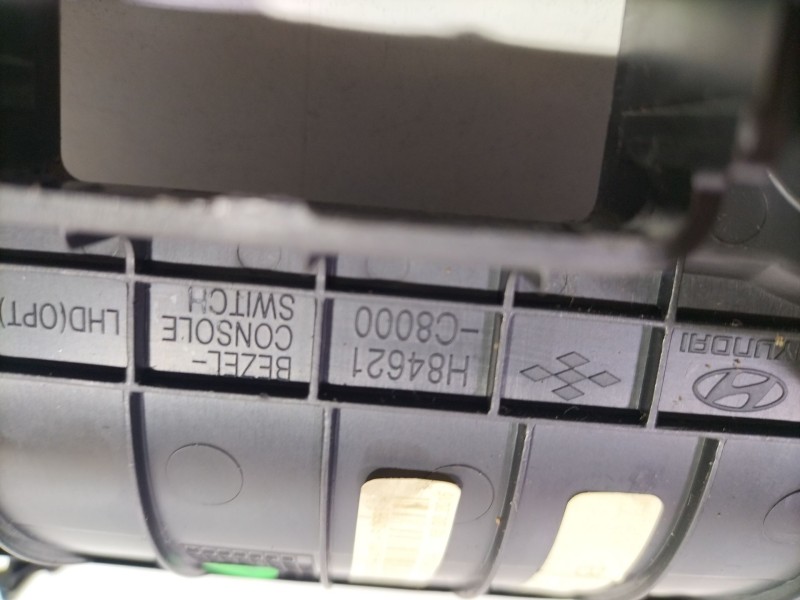 Recambio de moldura para hyundai i20 ii (gb, ib) 1.2 referencia OEM IAM H84621C8000  