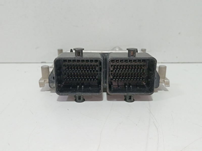 Recambio de centralita motor uce para hyundai i20 i (pb, pbt) 1.2 referencia OEM IAM 261s10773  