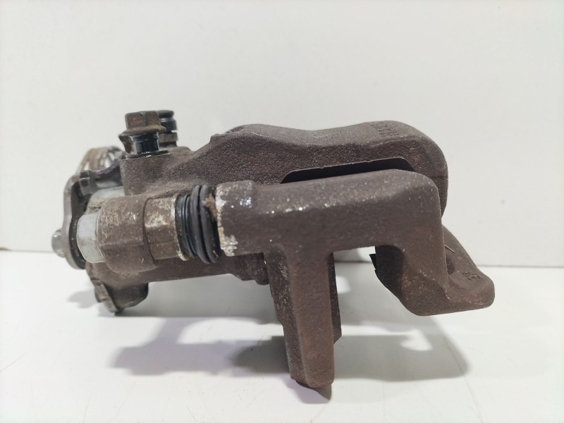 Recambio de pinza freno trasera derecha para hyundai i20 ii (gb, ib) 1.2 referencia OEM IAM 58311C8A30  