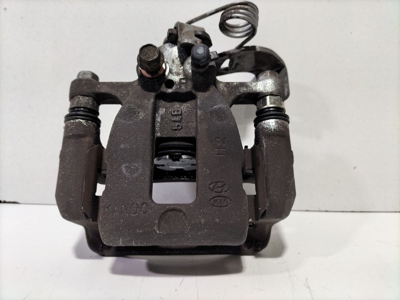 Recambio de pinza freno trasera derecha para hyundai i20 ii (gb, ib) 1.2 referencia OEM IAM 58311C8A30  