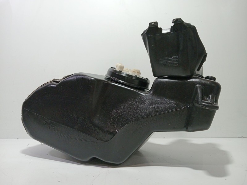 Recambio de deposito combustible para yamaha 500 tmax referencia OEM IAM YAMAHA500TMAX´2009???motorj403e  