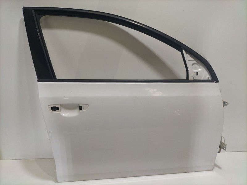 Recambio de puerta delantera derecha para volkswagen golf vi (5k1) 1.6 tdi referencia OEM IAM 5K4831312  