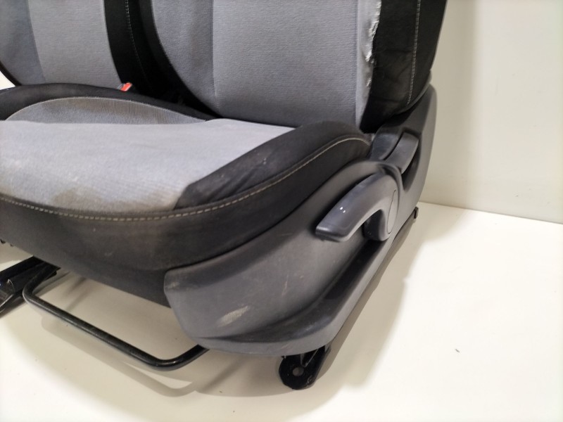 Recambio de juego asientos completo para hyundai i20 ii (gb, ib) 1.2 referencia OEM IAM G4LA  