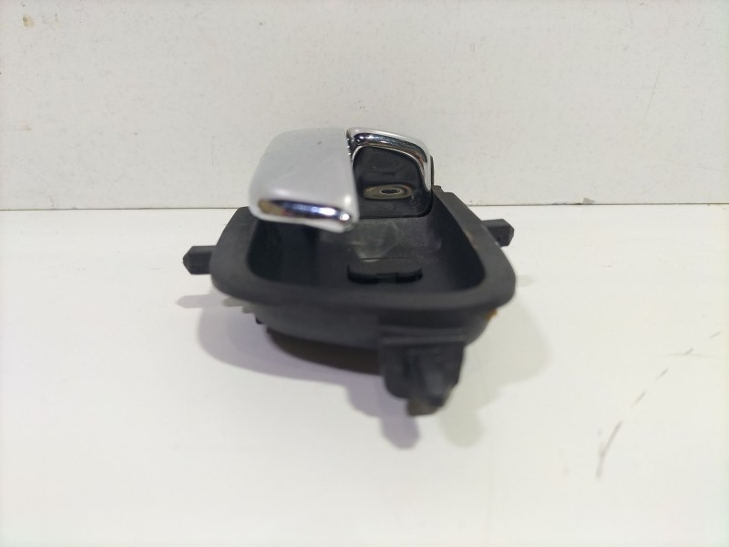 Recambio de maneta interior trasera izquierda para hyundai i20 i (pb, pbt) 1.2 referencia OEM IAM 826101J000  