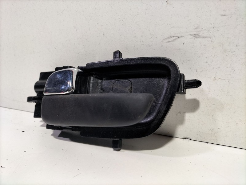 Recambio de maneta interior delantera izquierda para hyundai i20 i (pb, pbt) 1.2 referencia OEM IAM 826101j000  