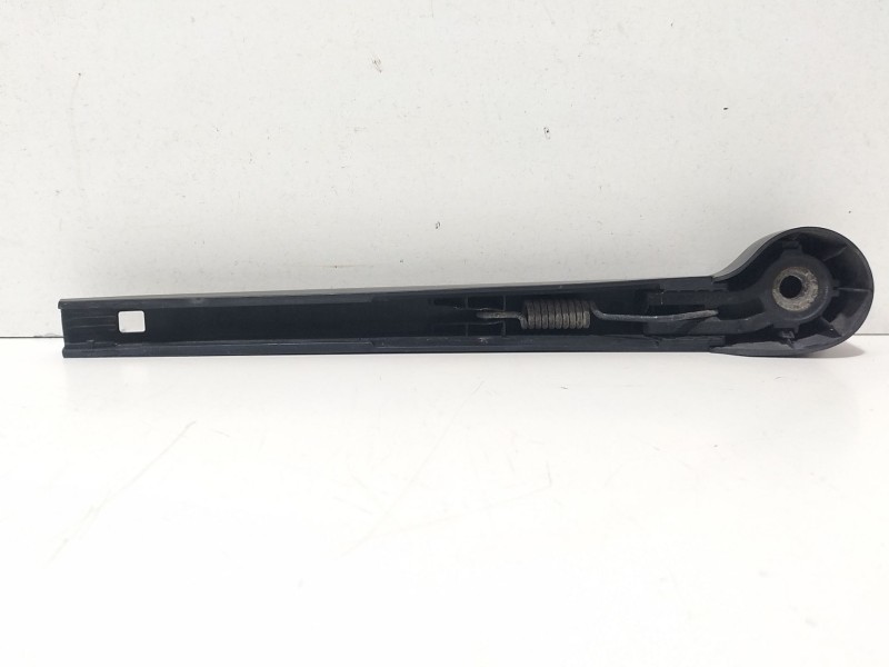 Recambio de brazo limpia trasero para volkswagen golf vi (5k1) 1.6 tdi referencia OEM IAM 5K6955707B  