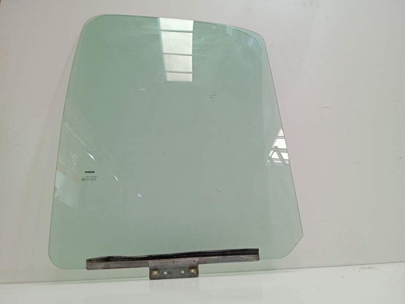 Recambio de luna delantera derecha para iveco daily caja cerrada (1999 =>) 2.8 diesel cat referencia OEM IAM 43R00048  