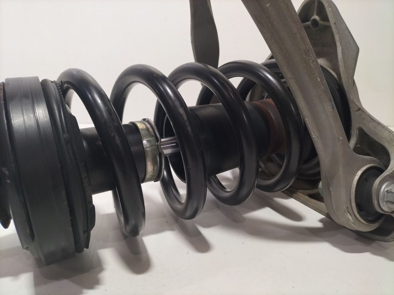 Recambio de amortiguador delantero derecho para volkswagen passat berlina (3b3) v6 tdi highline referencia OEM IAM 8D0412383E  