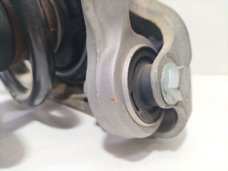 Recambio de amortiguador delantero izquierdo para volkswagen passat berlina (3b3) v6 tdi highline referencia OEM IAM 8D0412362E 