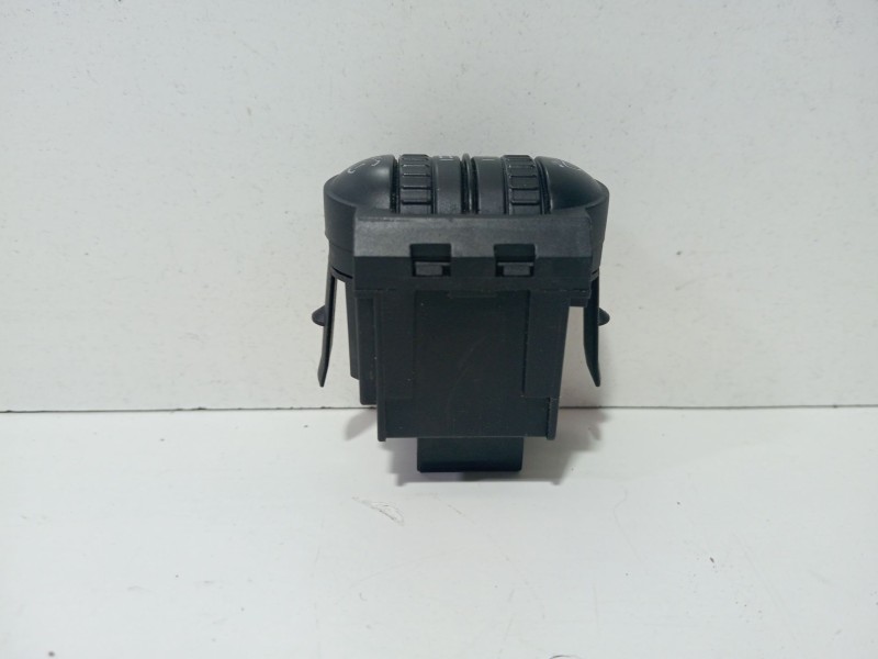 Recambio de interruptor para volkswagen golf vi (5k1) 1.6 tdi referencia OEM IAM 5K0941333  