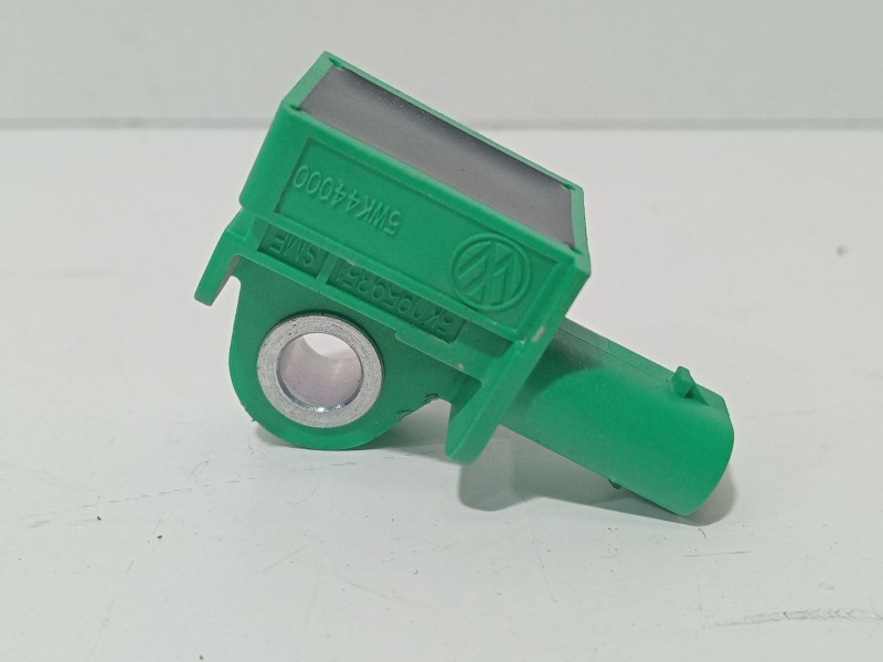 Recambio de sensor para volkswagen golf vi (5k1) 1.6 tdi referencia OEM IAM 5K095935  