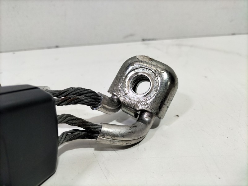 Recambio de anclaje cinturon central para volkswagen golf vi (5k1) 1.6 tdi referencia OEM IAM 1K0857739M  