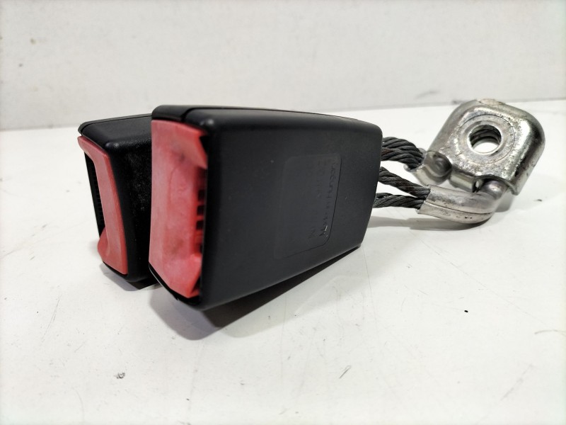 Recambio de anclaje cinturon central para volkswagen golf vi (5k1) 1.6 tdi referencia OEM IAM 1K0857739M  