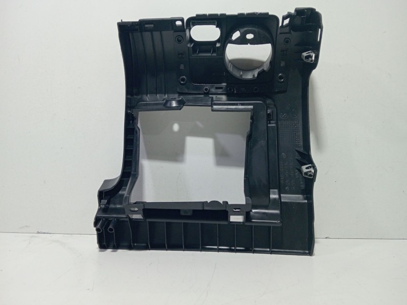 Recambio de molduras delanteras para volkswagen golf vi (5k1) 1.6 tdi referencia OEM IAM 5K1858365  