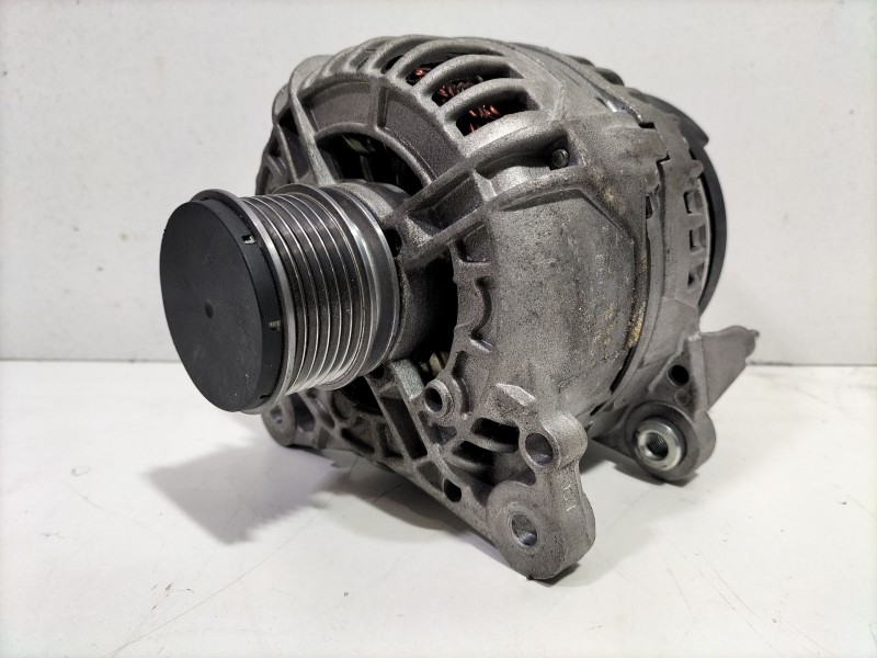 Recambio de alternador para volkswagen golf vi (5k1) 1.6 tdi referencia OEM IAM ALF860451HQ  