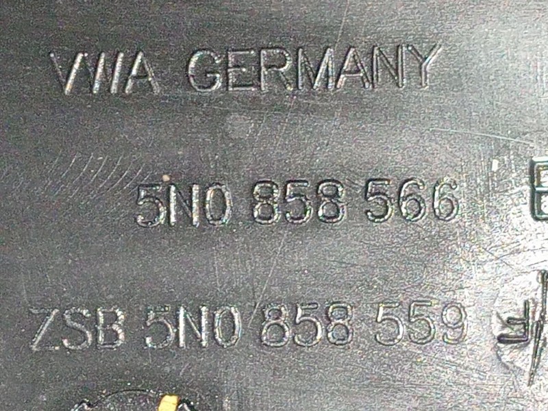 Recambio de moldura para volkswagen golf vi (5k1) 1.6 tdi referencia OEM IAM 5N0858566  