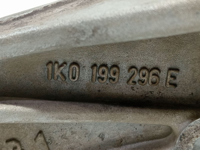 Recambio de soporte brazo suspension delantero izquierdo para volkswagen golf vi (5k1) 1.6 tdi referencia OEM IAM 1K0199296  