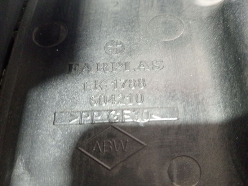 Recambio de moldura para renault clio iv (bh_) 1.6 rs (bhj4, bhj6, bhmm) referencia OEM IAM 484721095  