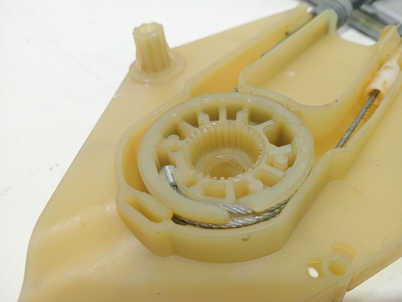 Recambio de elevalunas trasero izquierdo para renault megane ii (bm0/1_, cm0/1_) 1.9 dci referencia OEM IAM 827210003R  