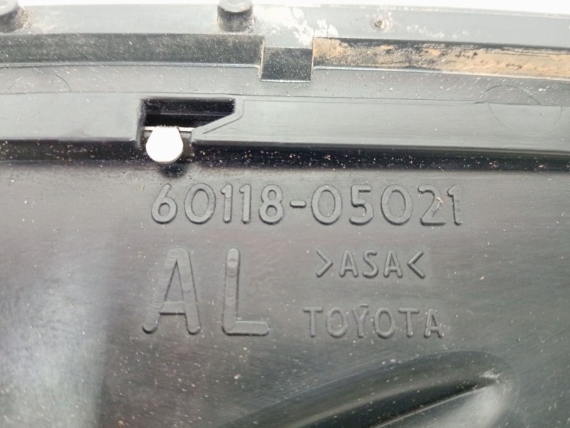 Recambio de moldura para toyota avensis cross sport (t27) comfort referencia OEM IAM 6011805021  