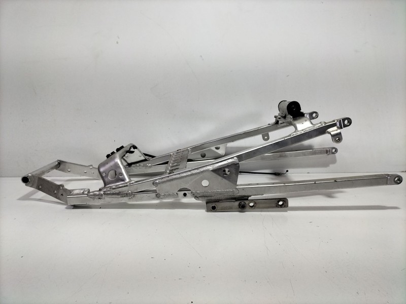 Recambio de subchasis para yamaha yzf-r yzf-r6 (rj03) referencia OEM IAM 5EB1040B  
