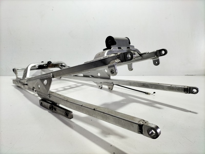 Recambio de subchasis para yamaha yzf-r yzf-r6 (rj03) referencia OEM IAM 5EB1040B  