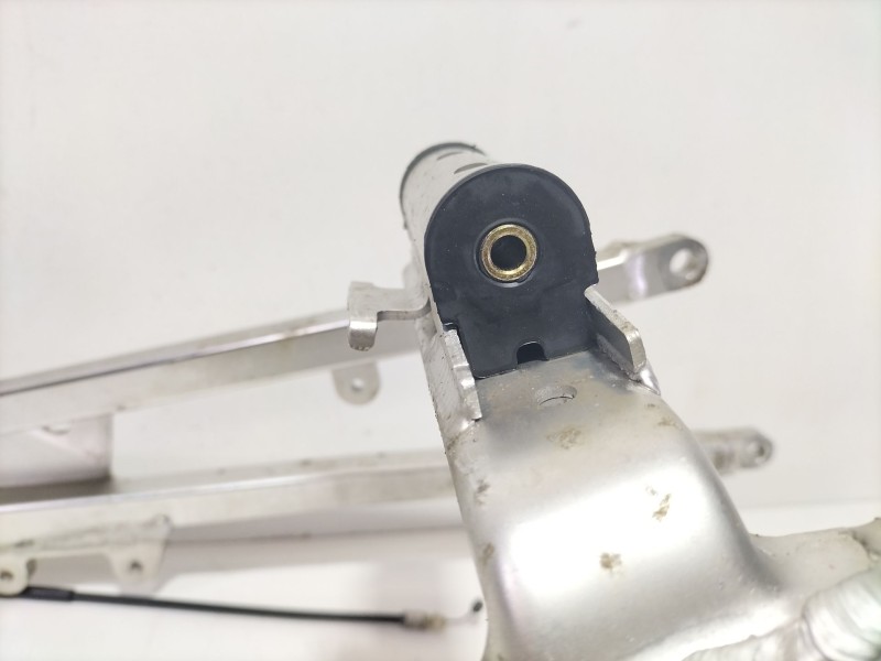 Recambio de subchasis para yamaha yzf-r yzf-r6 (rj03) referencia OEM IAM 5EB1040B  