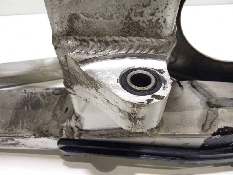 Recambio de amortiguador trasero para yamaha yzf-r yzf-r6 (rj03) referencia OEM IAM YZF-RYZF-R6(RJ03)1999-2000600.0120CV0  